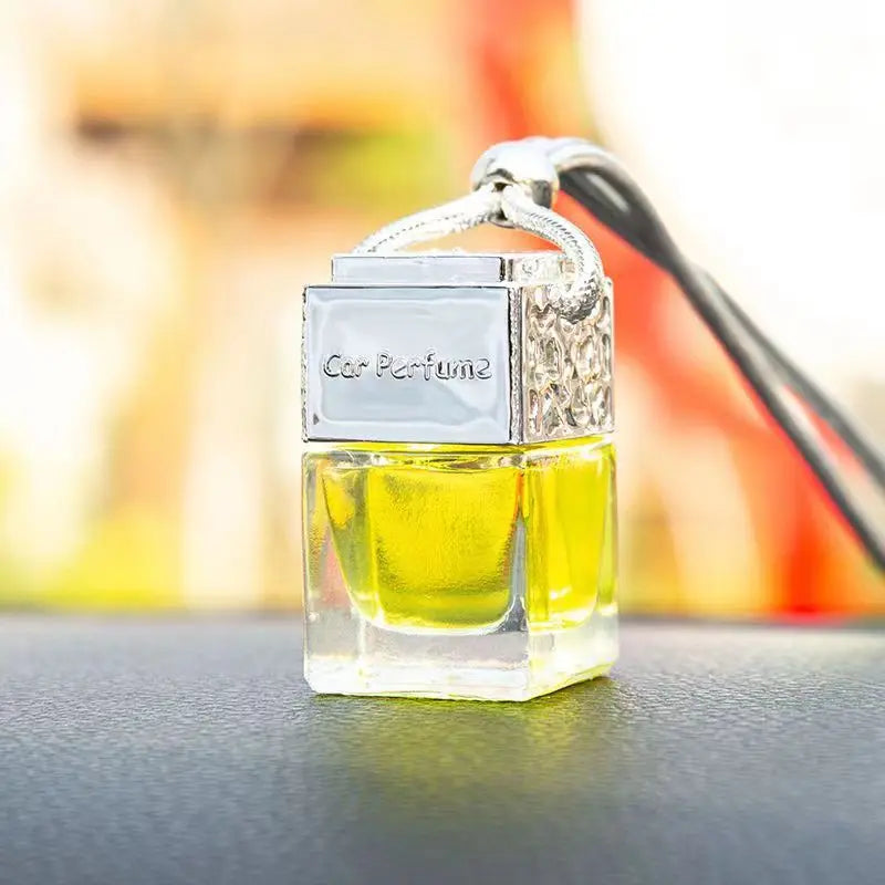 Diffuseur d'arômes de voiture de luxe en gros, désodorisant d'air de Cologne, pendentif de parfum de voiture suspendu