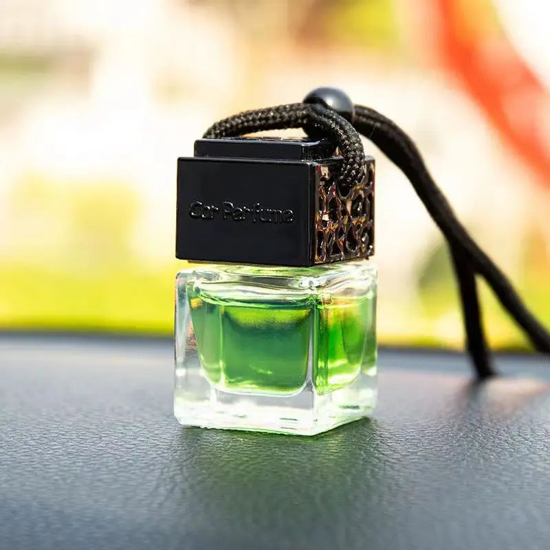 Diffuseur d'arômes de voiture de luxe en gros, désodorisant d'air de Cologne, pendentif de parfum de voiture suspendu
